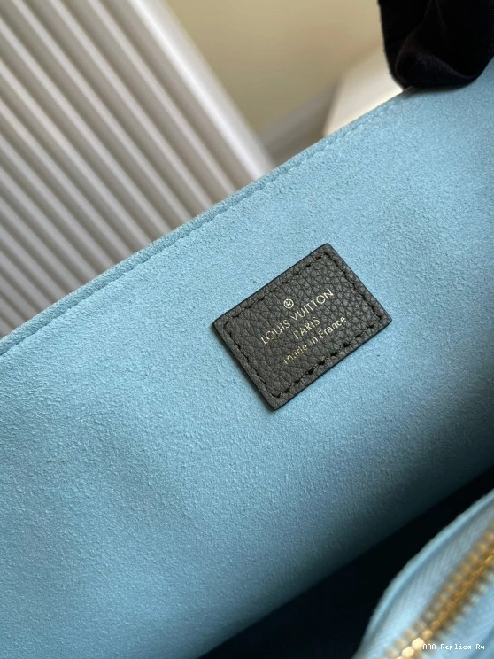 AAA Replica Ru LOCKME VUITTON LOUIS SHOPPER 0803
